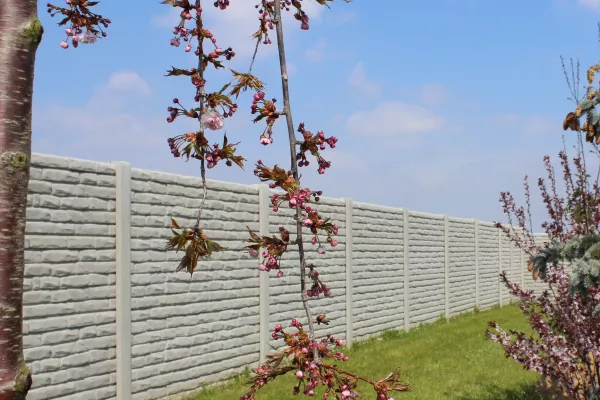 Betonový plot - cihla baculatá